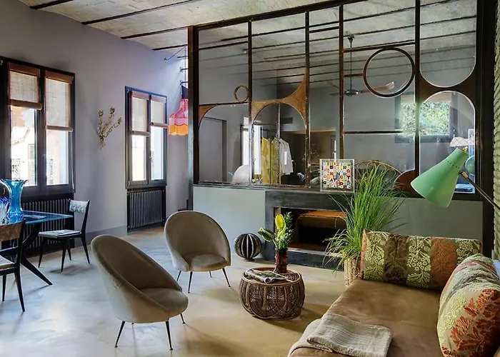 Exclusive, Elegant Apt @Monti